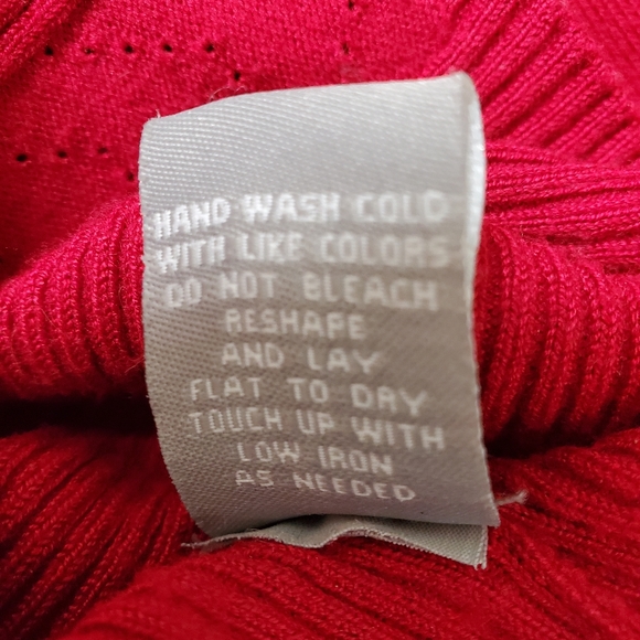 Red cardigan with black rose buttons. - Picture 4 of 4